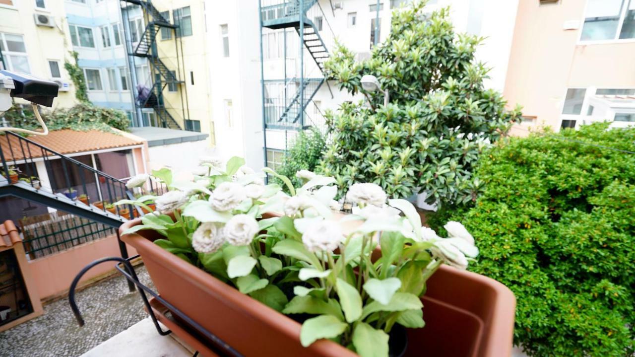 Catchy @ Campo Pequeno Apartment Lisbon Bagian luar foto
